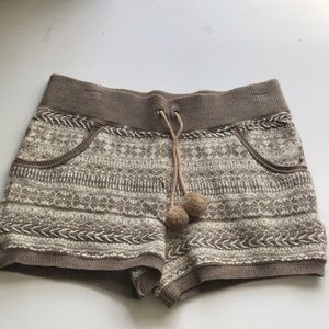 Winter patterned shorts